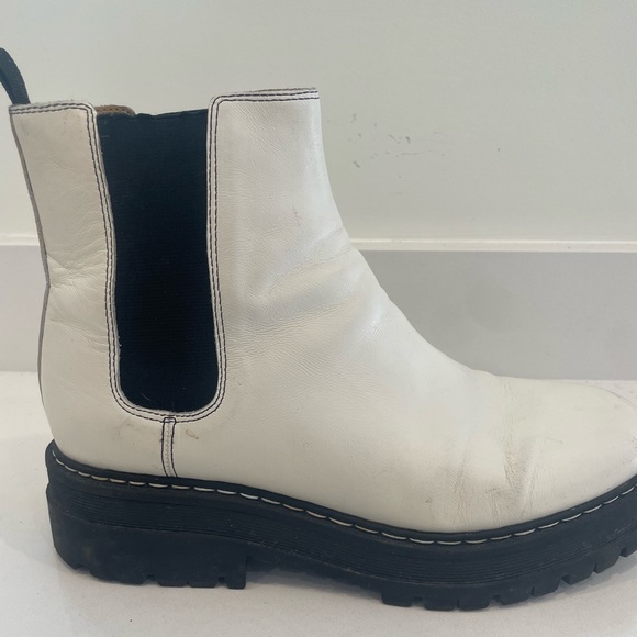 Marc Fisher Pirro Chelsea Lugsole Ankle Boot - Picture 11 of 13